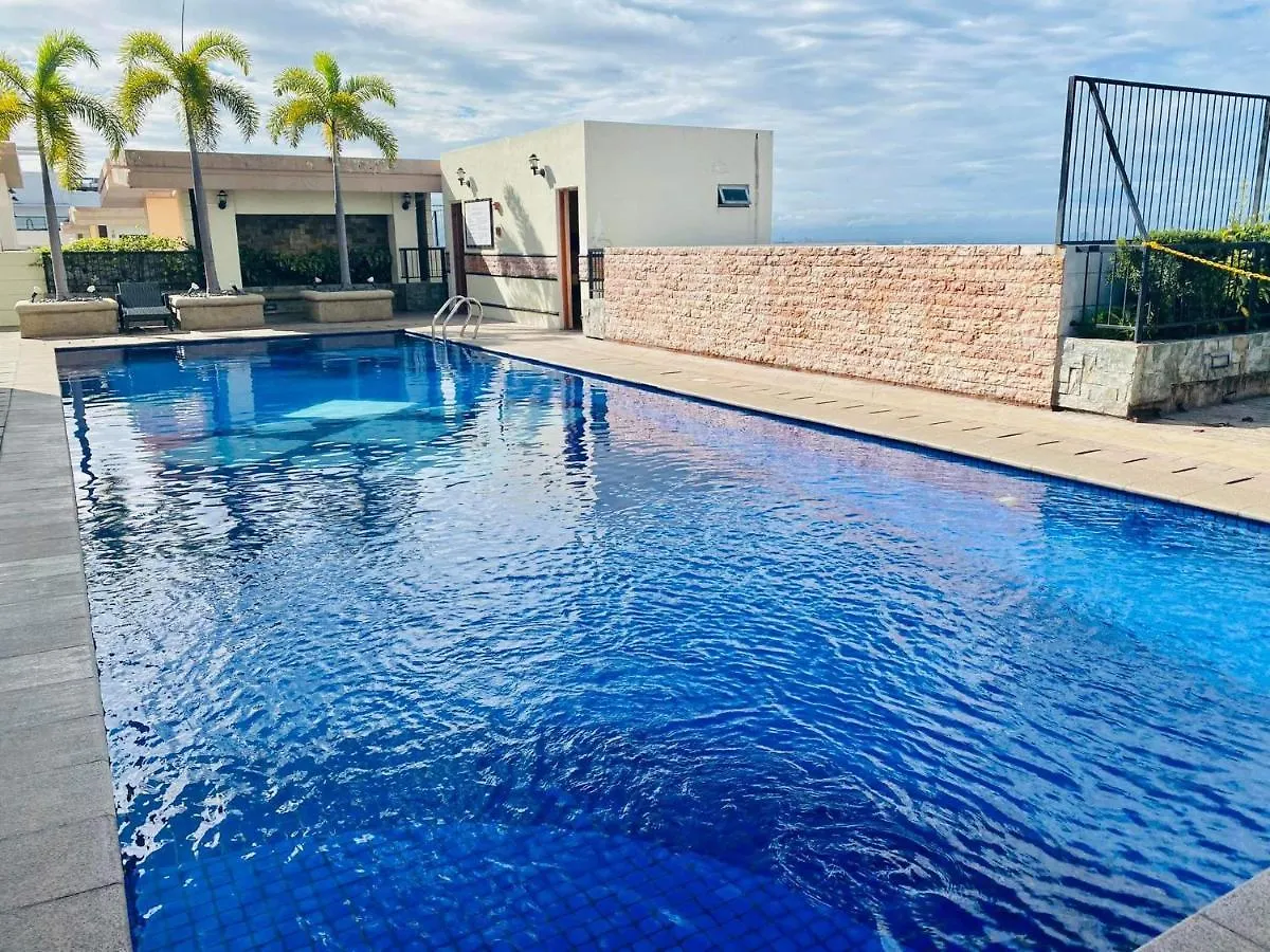 Apartment Morgan Suite Bgc Shortwalk3 Venice Mall Free Pool Gym Manila Philippines