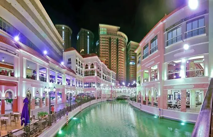 Apartment Morgan Suite Bgc Shortwalk3 Venice Mall Free Pool Gym Manila